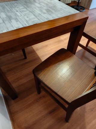 Mesa de madera maciza extensible hasta 2,20 metros