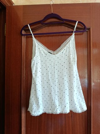 Camiseta tirantes blanca lunares