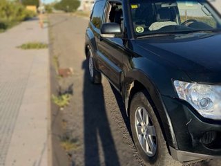 MITSUBISHI montero