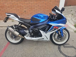 Suzuki GSXR 600 L3 sportbike azul/blanco