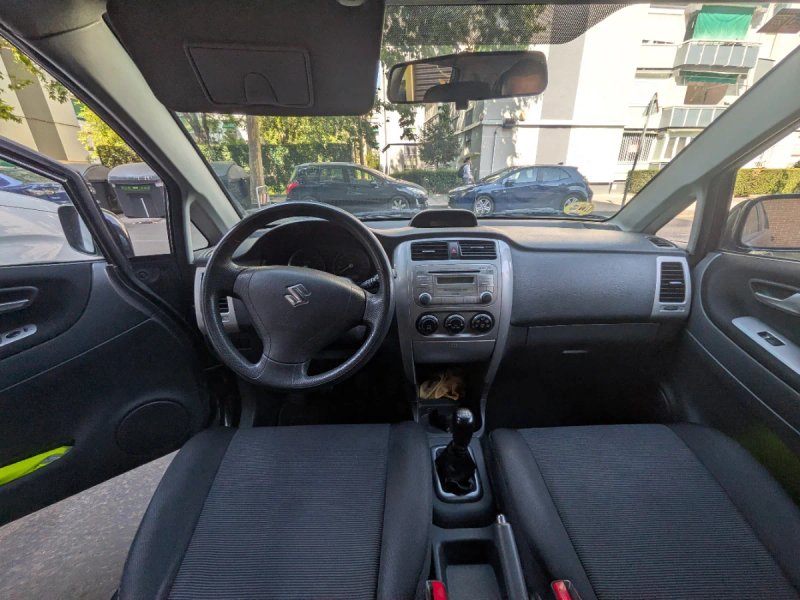 Suzuki Liana 2006 - foto 1