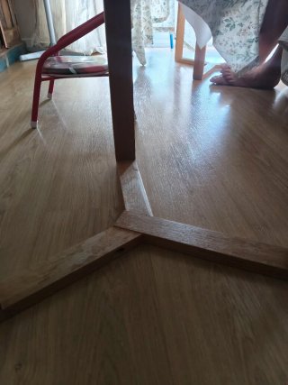 Mesa de centro madera y tapa de tablero de chapa