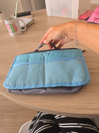 Neceser de viaje azul y gris