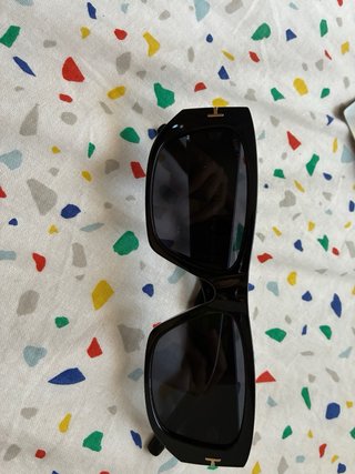 Gafas de sol Tom Ford negras y doradas