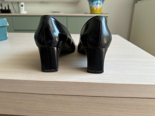 Zapatos de salón de piel negros