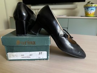 Zapatos de salón de piel negros