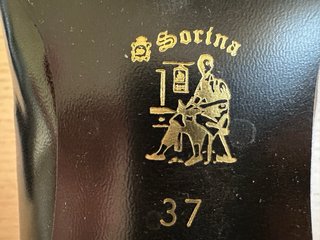 Zapatos de salón de piel negros