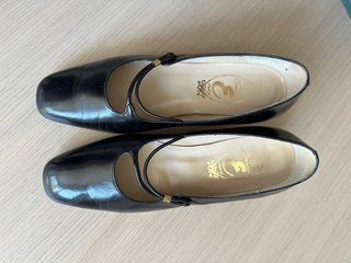 Zapatos de salón de piel negros