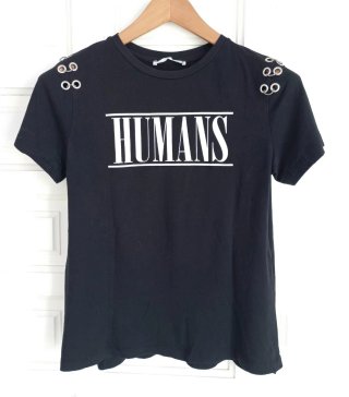 Camiseta Negra Algodón Anillas.