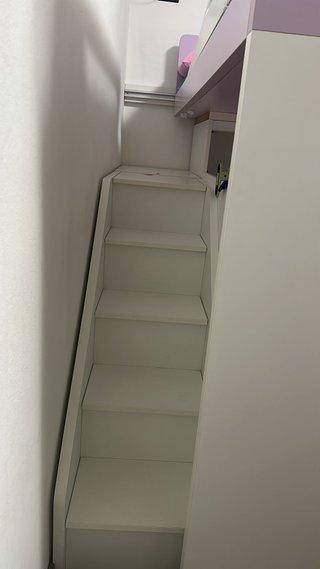 Cameretta letto a castello, armadio e scale