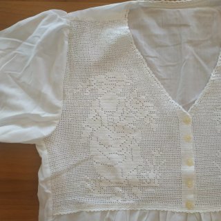 Camicia da notte bianca ricamata