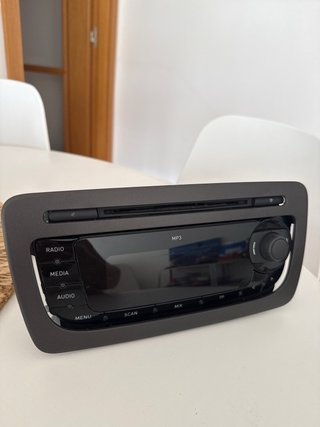 Radio SEAT Ibiza 6J MP3 Original 2013 + Carcasa.