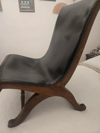 Sillas Madera de nogal y cuero Antiguas negociable