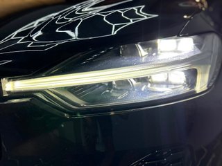 Volvo XC60 2.0 B4 G Plus Dark Auto