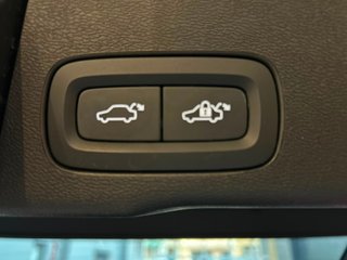 Volvo XC60 2.0 B4 G Plus Dark Auto