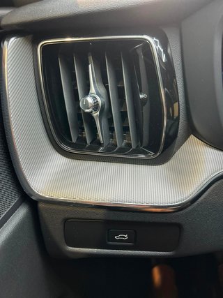 Volvo XC60 2.0 B4 G Plus Dark Auto