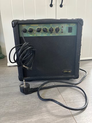Guitarra Eléctrica Roja + Funda + amplificador