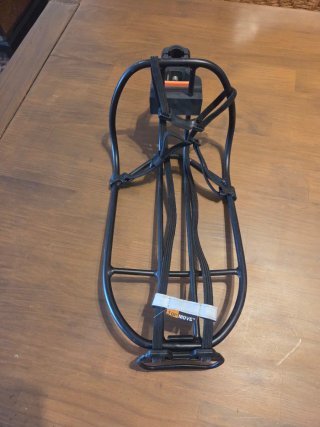 Portaequipajes bicicleta con sistema de sujeción.