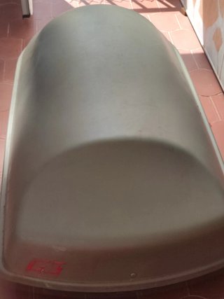 Cofre para coche Titán 320. Buen estado.