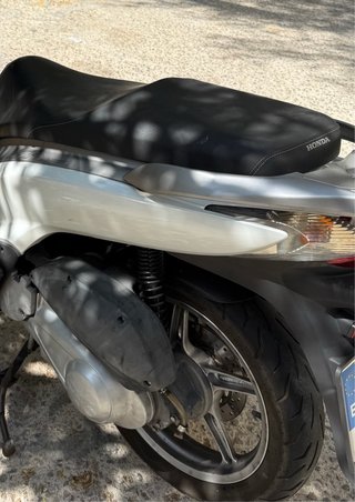 Honda SH 125i Blanca - Como Nueva