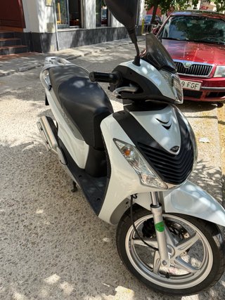 Honda SH 125i Blanca - Como Nueva