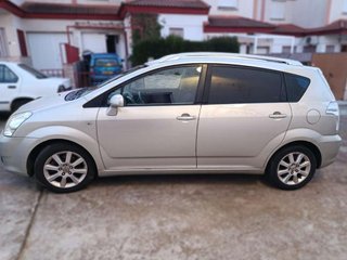 TOYOTA corolla verso