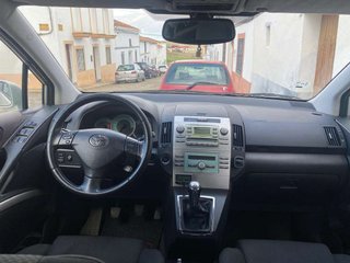 TOYOTA corolla verso