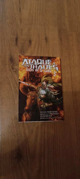 ATAQUE A LOS TITANES: ANTES DE LA CAÍDA 03 (Spa...