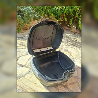 Baúl Givi Monokey 47L + Soporte Kawasaki Z800