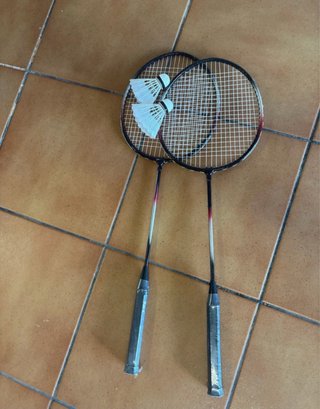 2 Raquetas de Bádminton y Volantes