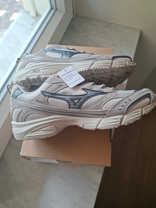 Scarpe Mizuno Beige Tg 42