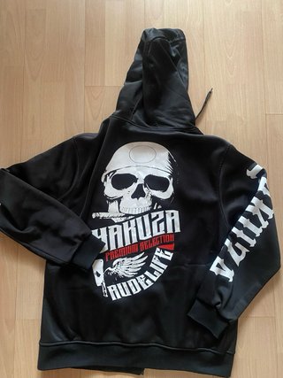 Felpa Yakuza di Pile con teschio e sigaro