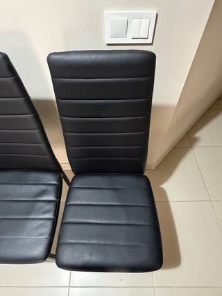 Juego de 4 Sillas Negras Piel Sintética