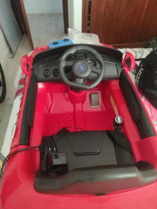 Coche para niños eléctrico, con pedales y mando