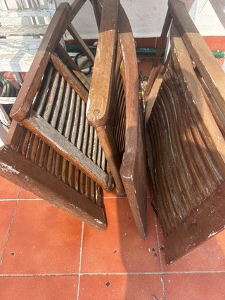 Mesa de terraza extensible de madera con sillas