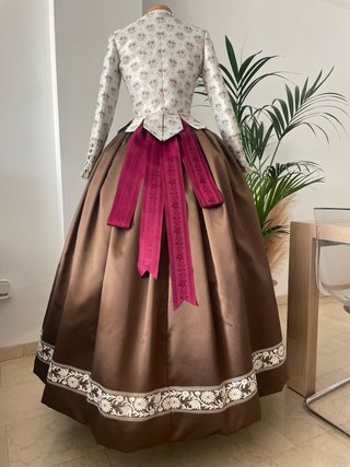 Traje de Valenciana, fallera nuevo a estrenar.