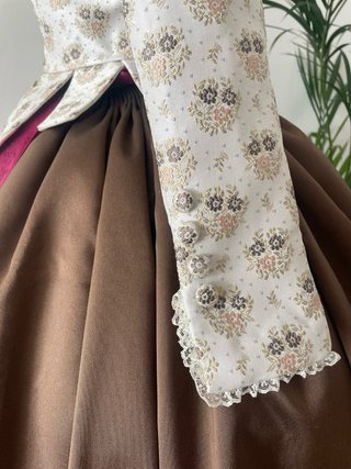 Traje de Valenciana, fallera nuevo a estrenar.