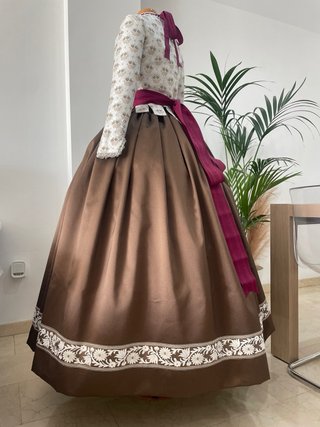 Traje de Valenciana, fallera nuevo a estrenar.