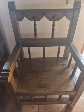 Sillón butaca de madera rústica
