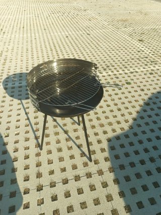 Barbacoa Carbón 55cm Negra y Plateada