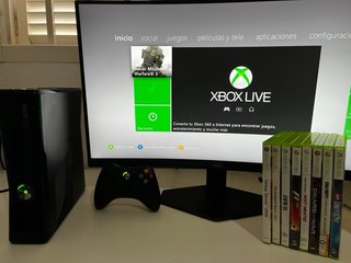 Lote Xbox 360 Slim + mando y juegos