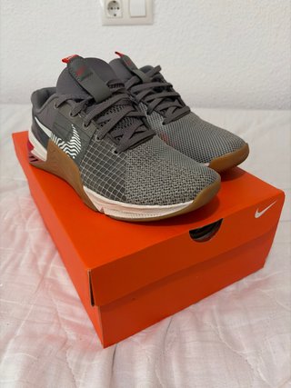 Nike Metcon 7 Zapatillas Entrenamiento Gris Rojo