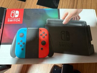 Nintendo Switch Azul y Rojo