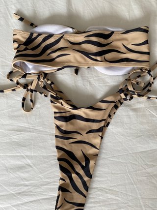 Bikini estampado tigre beige y negro