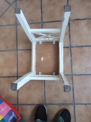 Banqueta de madera blanca