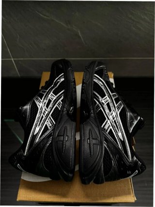 ASICS Gel-Kayano 14 Negro Talla 41.5