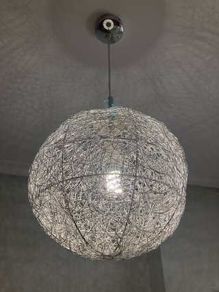 Lámpara colgante diseño esfera metálica