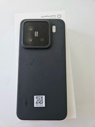 Xiaomi 15 Co-engineered with Leica.