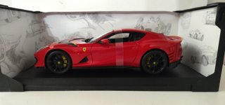 Burago Ferrari 812 Competizione 1:18
