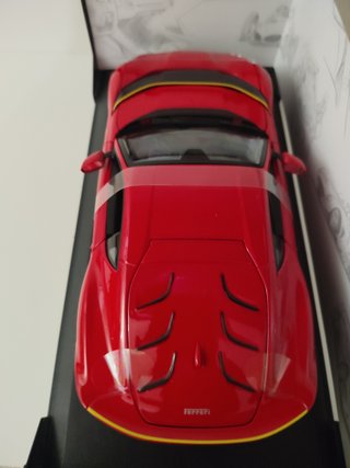 Burago Ferrari 812 Competizione 1:18